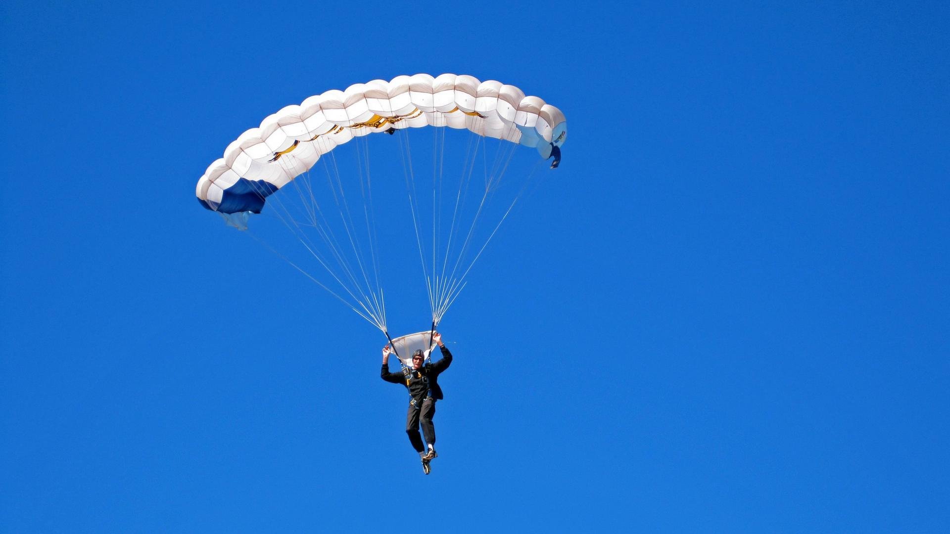 “篮球校园巡讲”青少年科普讲座在青海全面铺开,弘扬体育文化